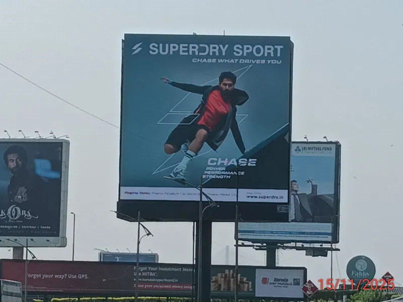 Superdry Sport - hoarding